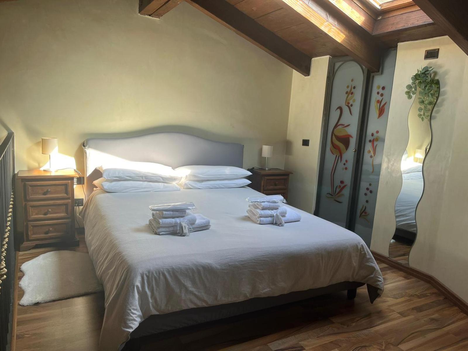 Bilocale Dafne Abbadesse Guest House Милан Экстерьер фото